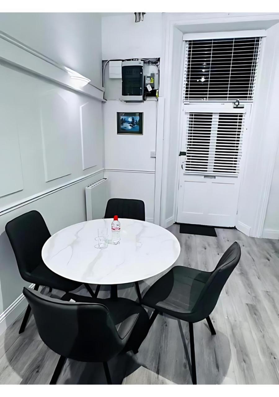 Naas Town - Budget Double Bedrooms Buitenkant foto